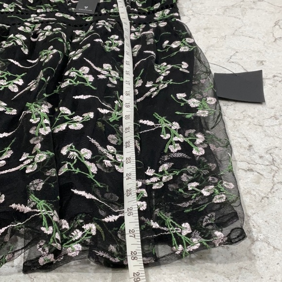 🆕 Lulus Radiant love black floral embroidered short sleeve skater dress size M - Picture 13 of 13